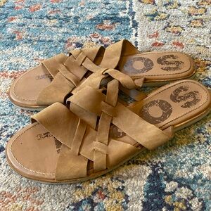 SOREL  ELLA SLIDE SANDALS IN CAMEL LEATHER CRISS CROSS UPPER